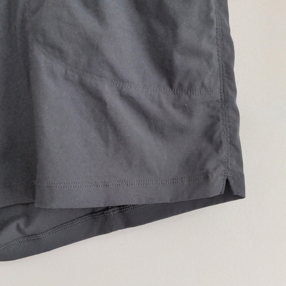 MOUNTAIN HARDWEAR | Dynama 2 Shorts Elastic Waist Pockets, Black, Women's XL - Picture 4 of 15